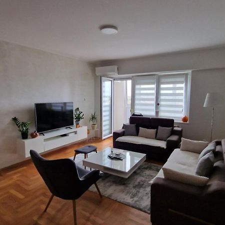 Lux Apartman Ava Kikinda ภายนอก รูปภาพ
