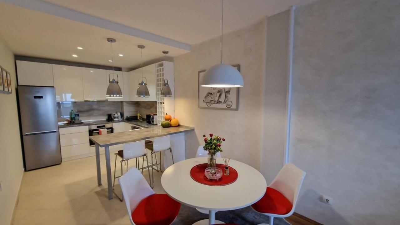 Lux Apartman Ava Kikinda ภายนอก รูปภาพ