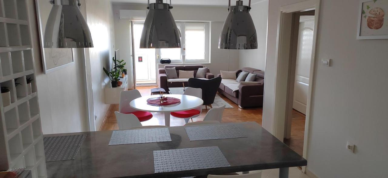 Lux Apartman Ava Kikinda ภายนอก รูปภาพ